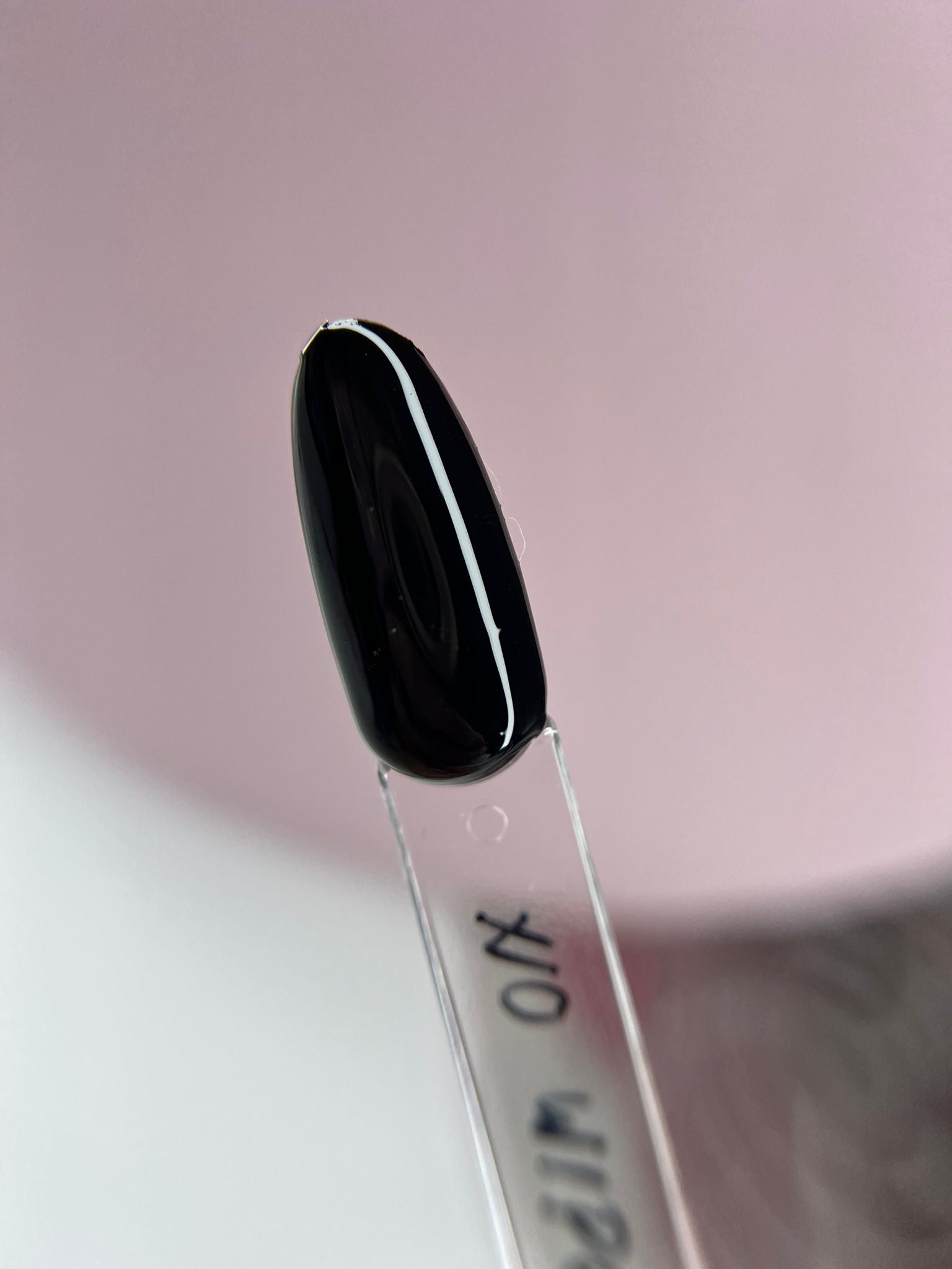 Glänzender Nageltip mit No Wipe Top Coat  – versiegeltes Hochglanz-Finish ohne Cleaner