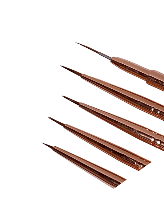 Nailart-Pinselset Detailansicht der fünf verschiedenen Pinselspitzen für alle Nailart-Techniken