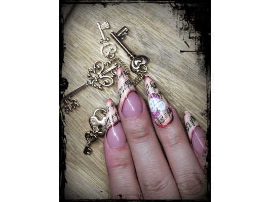 Vintage Design Kurs – Romantische Nailart für den Studioalltag - Studio Amelie