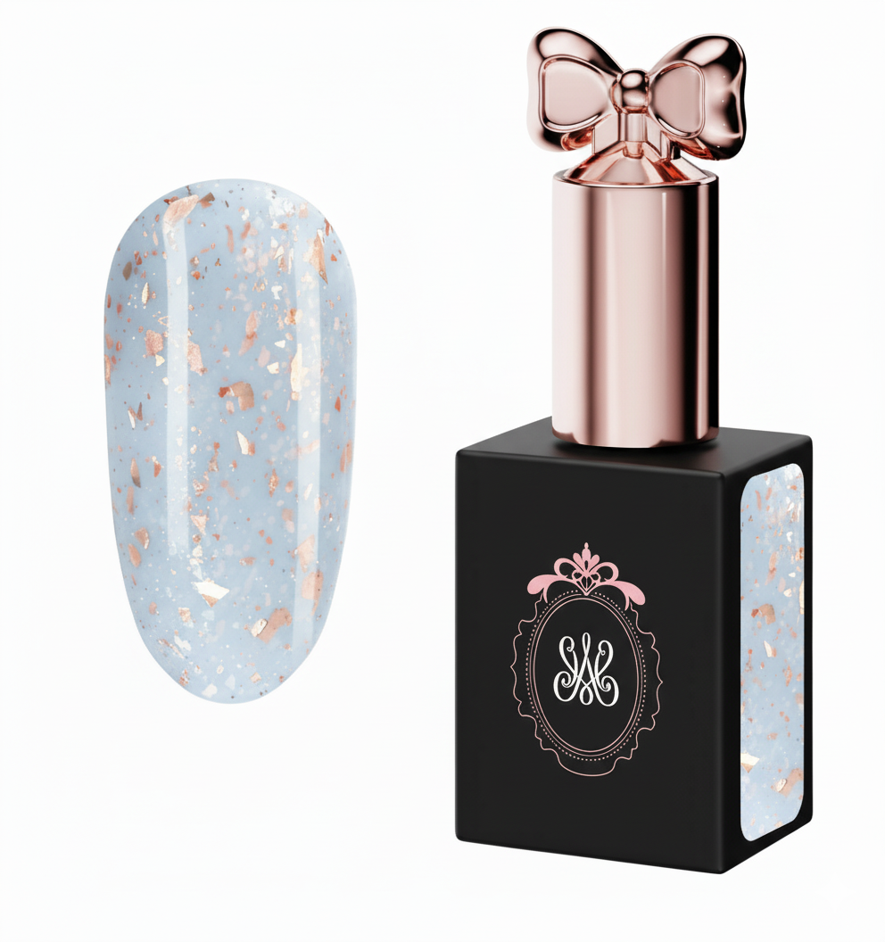 Icy Blue Soak Off Builder Gel – kühles Himmelblau mit kontrastreichen Goldflakes und spiegelndem Glanzfinish, Studio Amelie Eternal Glow Collection.