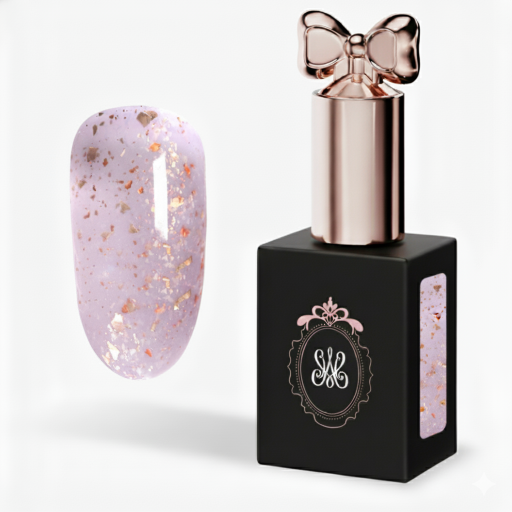 Lilac Cloud Soak Off Builder Gel – pastelliger Fliederton mit unregelmäßigen Goldflakes und seidigem 3D-Glanz, Studio Amelie Eternal Glow Collection.