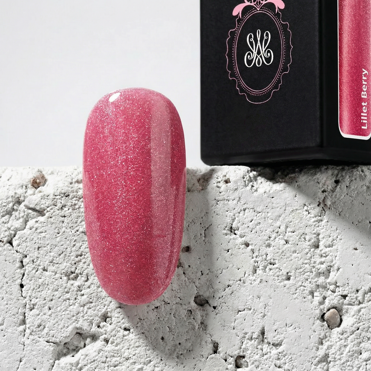 Studio Amelie Cat Eye Soak Off Gel – Farbton Lillet Berry, gedecktes Beerenrosé mit Cateye-Effekt