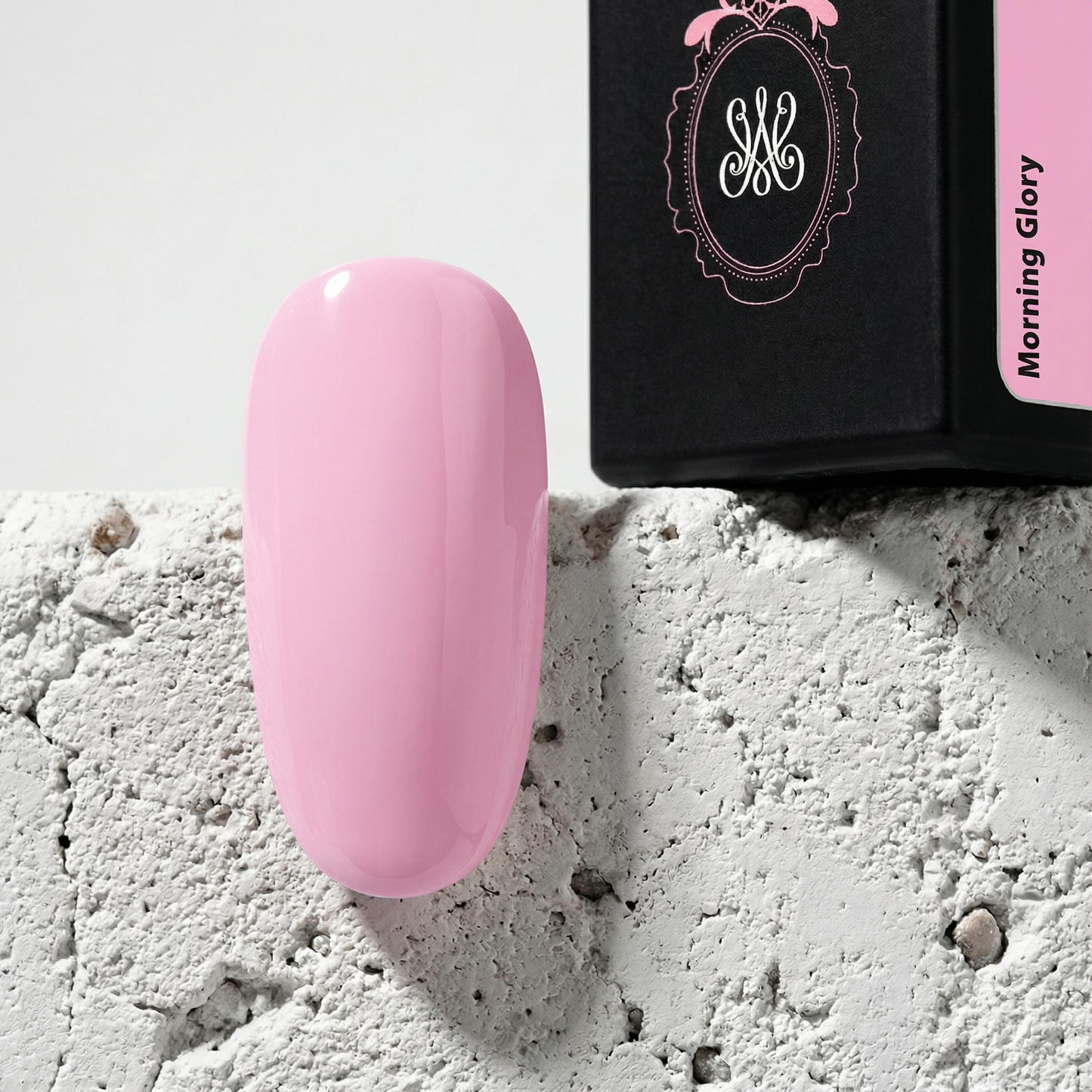 Studio Amelie Soak Off Nude Gel Morning Glory – Klassischer, heller Nude-Farbton mit hoher Deckkraft für zeitlose Nageldesigns.