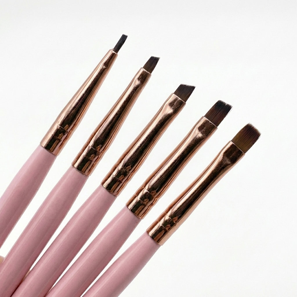 One Stroke Pinselset Studio Amelie Nahaufnahme der verschiedenen Pinselspitzen für filigrane Nailart.