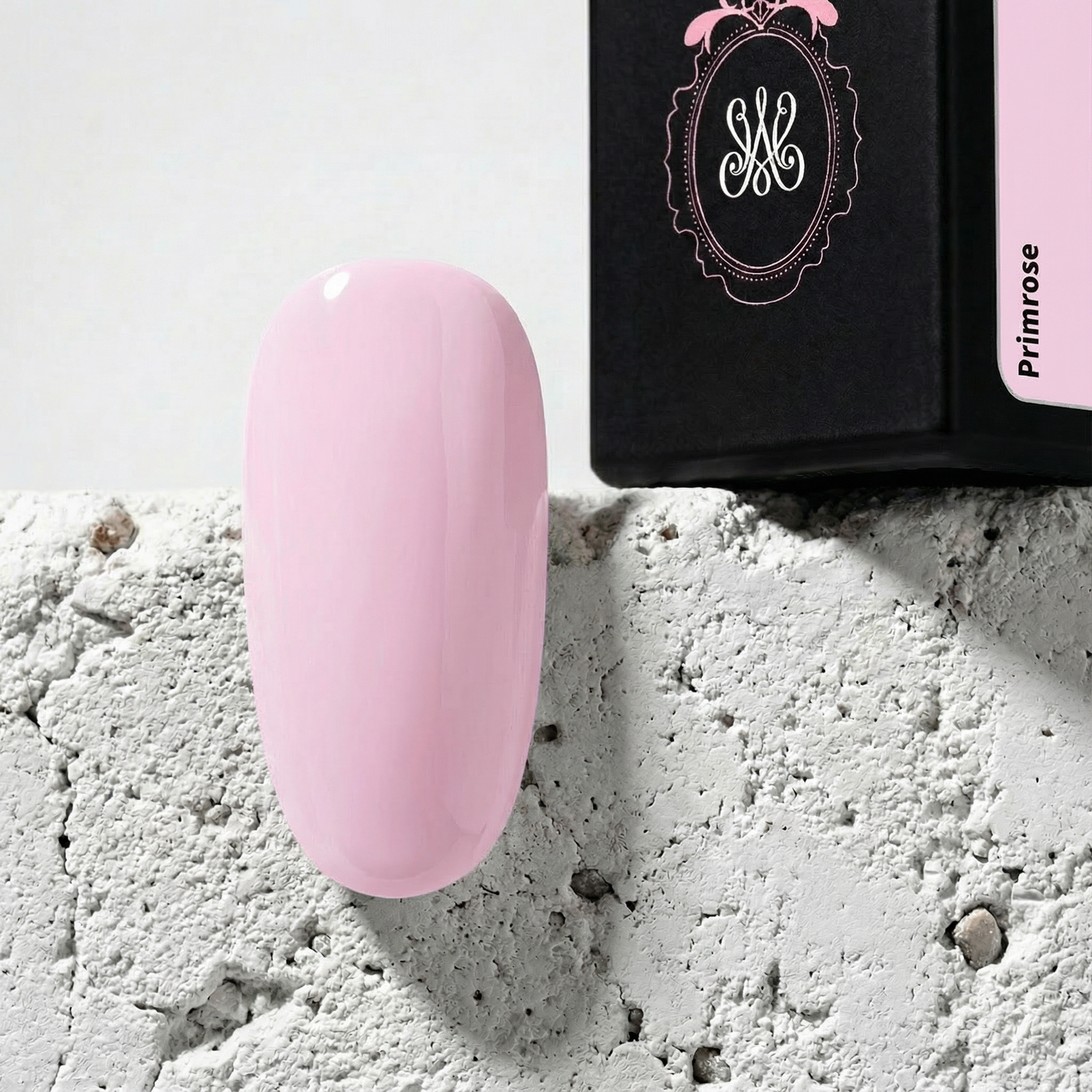 Studio Amelie Soak Off Nude Gel Primrose – Ein zartes, helles Rosé-Nude mit floralem Unterton für ein besonders weiches und gepflegtes Nagel-Finish.