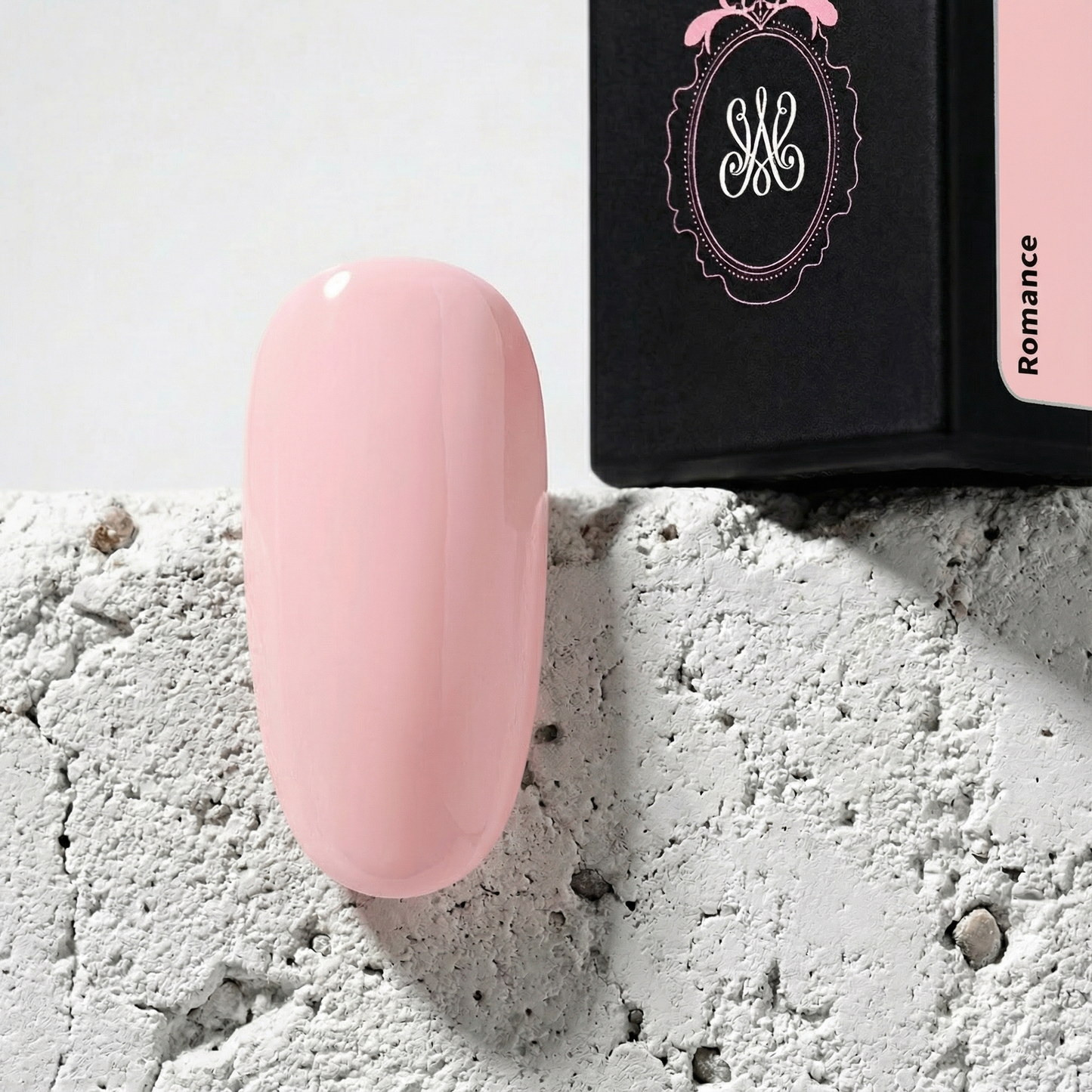 Studio Amelie Soak Off Nude Gel Romance – Ein verträumter, zart-romantischer Rosa-Nude-Ton mit sanfter Deckkraft, perfekt für Wedding-Nails und klassische Designs.