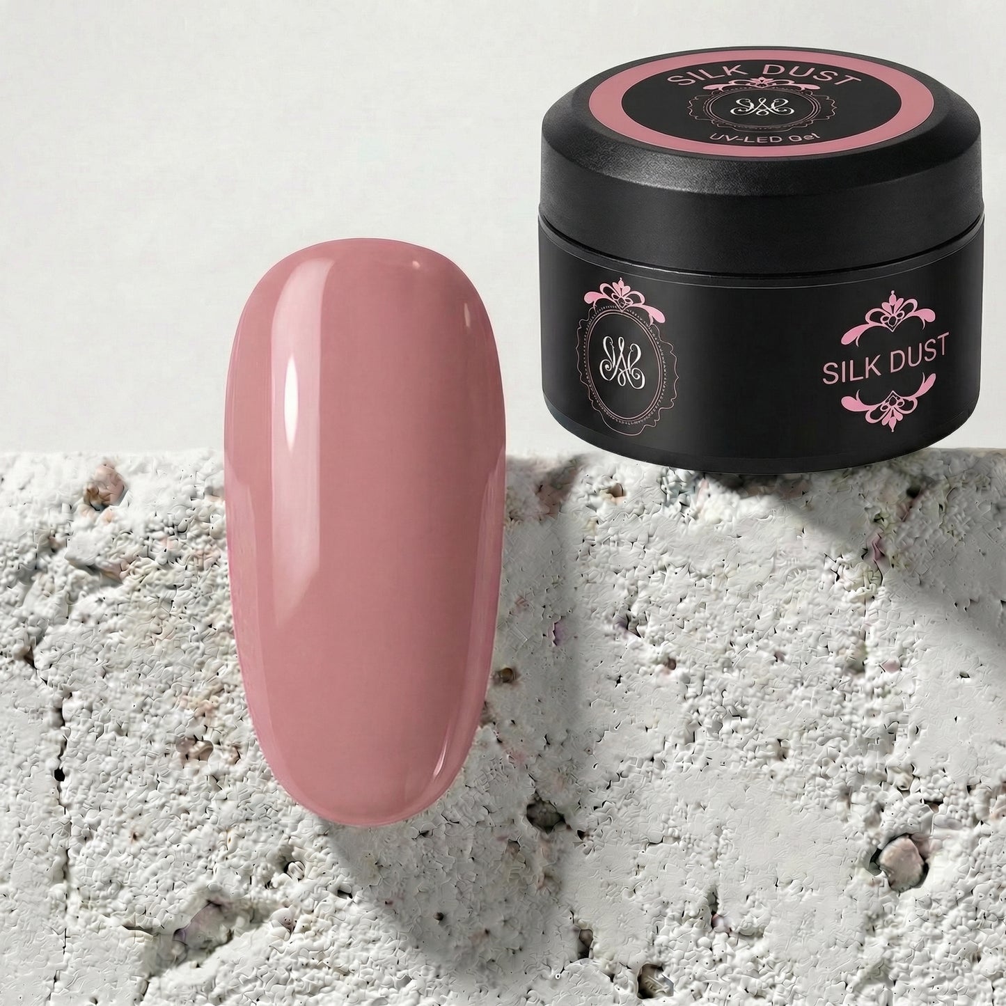 Silk Dust Premium Cover Builder Gel von Studio Amelie – zartes Rosé-Nude für elegante Nagelmodellagen