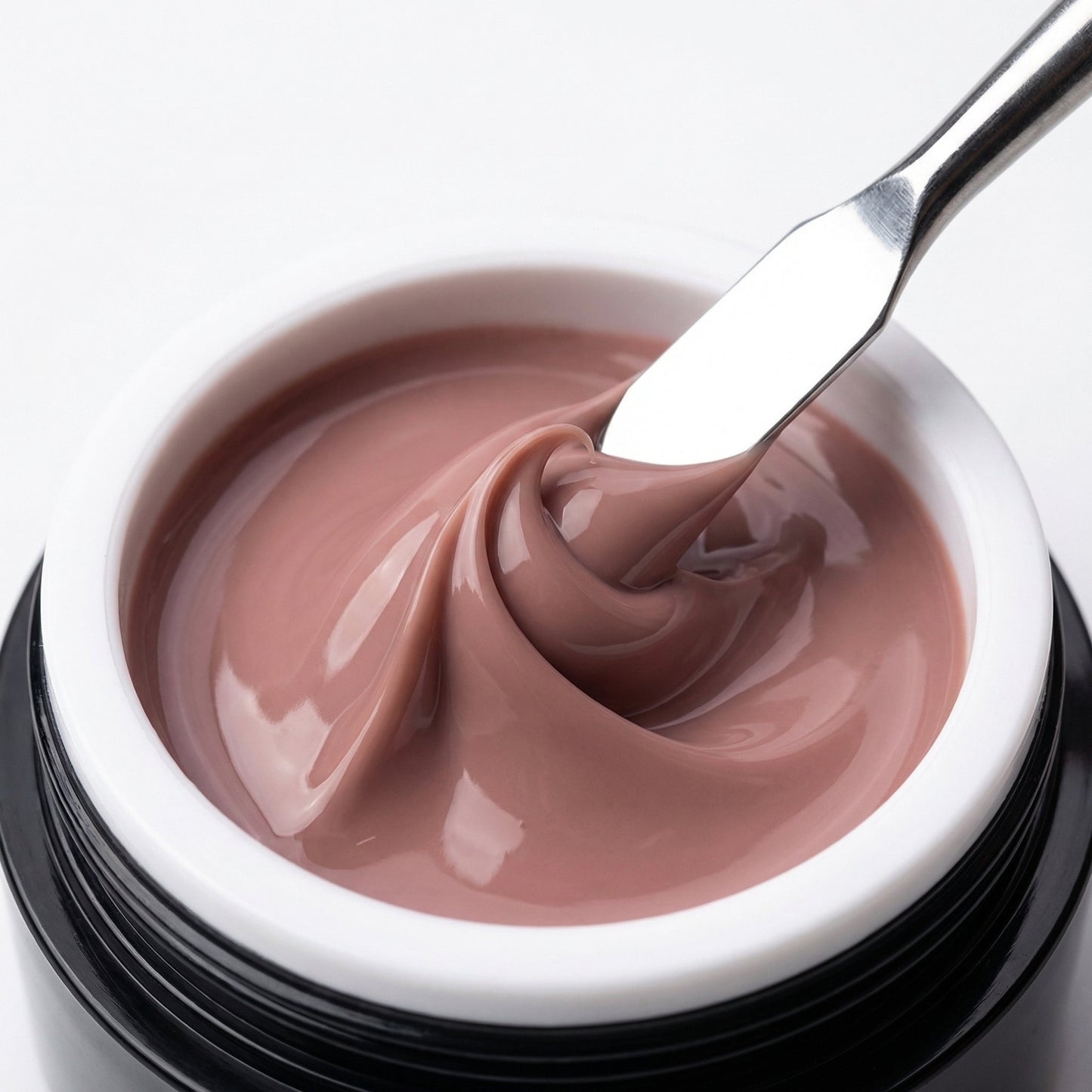 Studio Amelie Wall Cover Gel – sattes Mauve-Nude für präzise Verlängerungen, auch in 5g erhältlich.