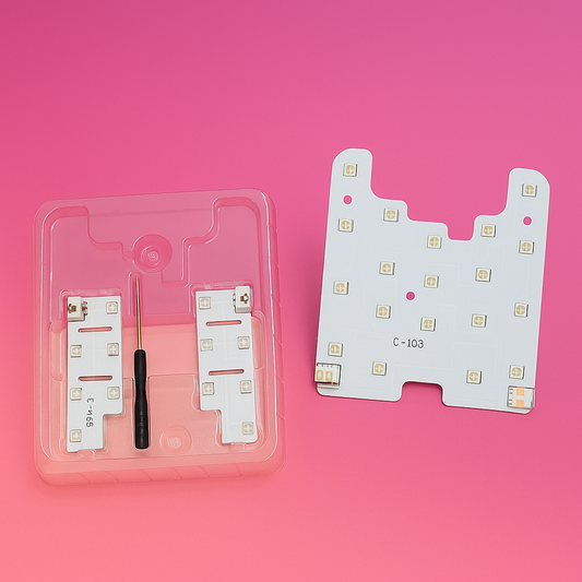 Studio Amelie UV/LED Nagellampe Panel PC-770 – Verpackung mit Produktabbildung, technischen Icons und Modellbezeichnung auf rosa Hintergrund