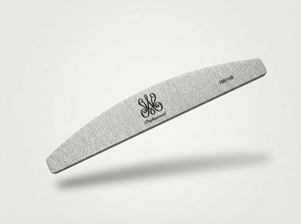 Zebra Halbmond Nagelfeile 150/150 für präzises Shaping, professionell fotografiert.
